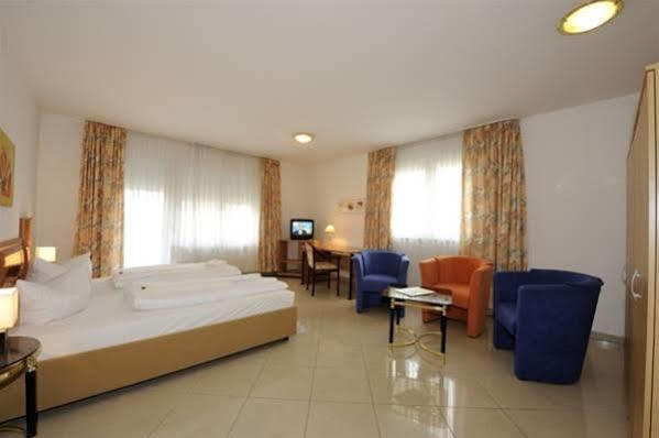 Rhein Neckar Hotel Mannheim Ngoại thất bức ảnh